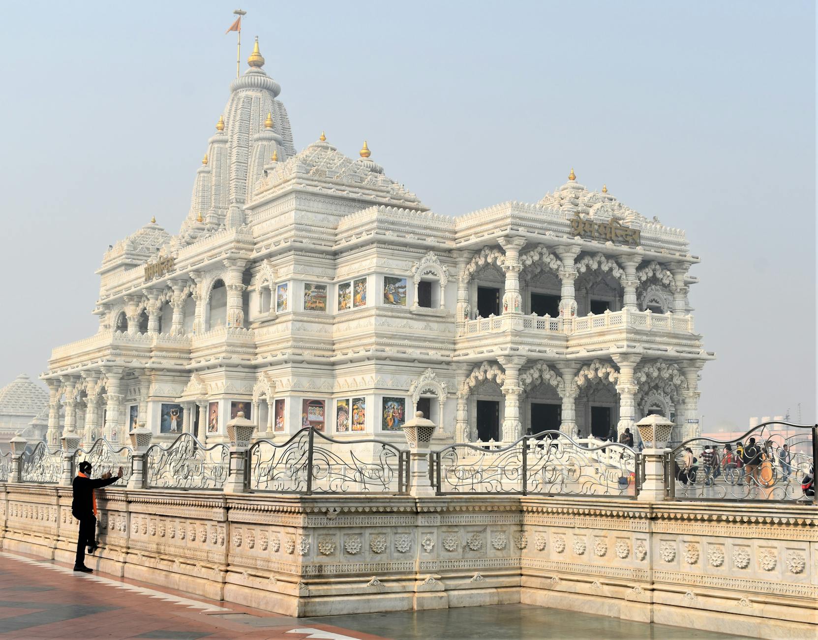 the prem mandir in vrindavan